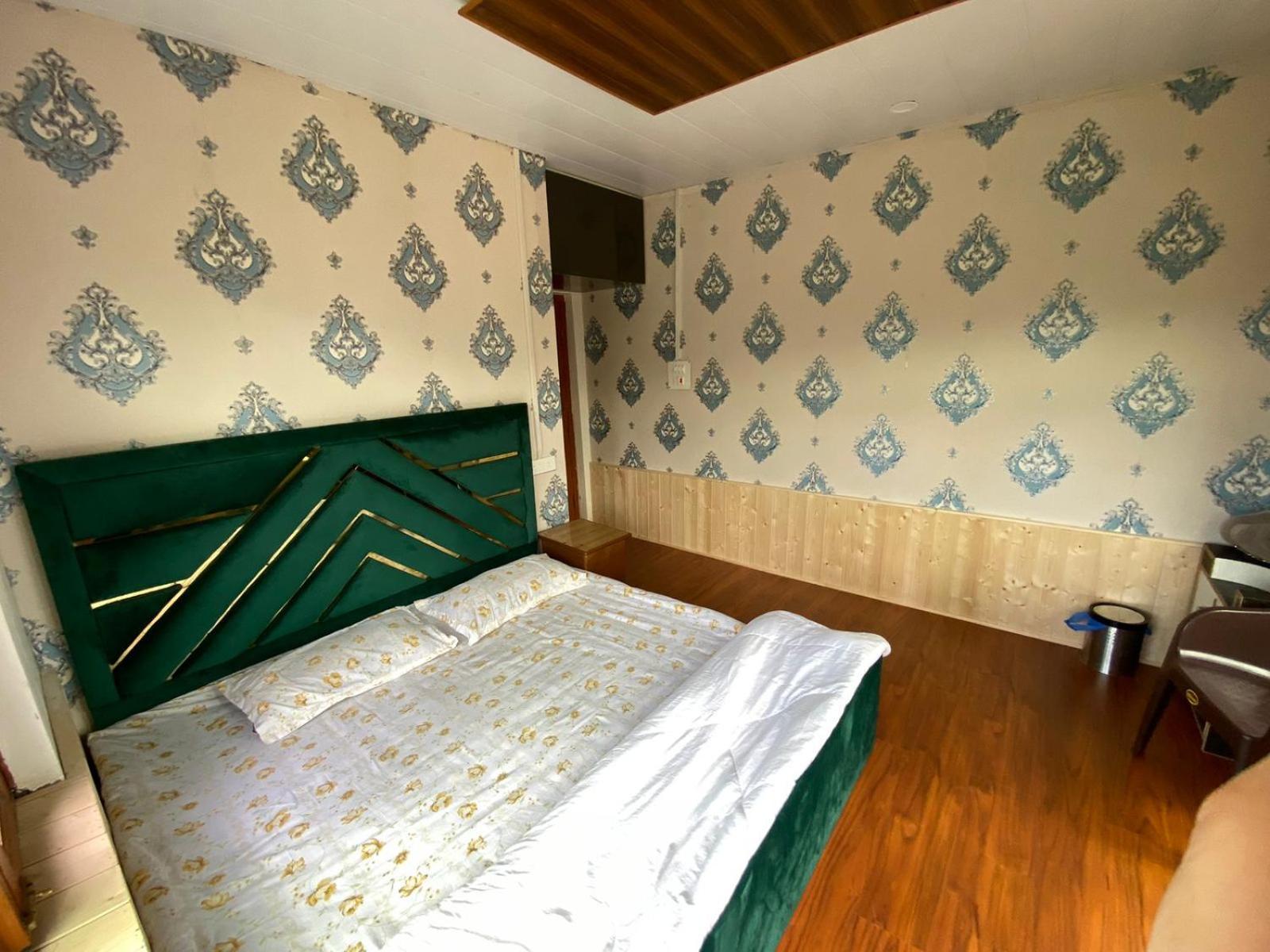 Sheen Homestay Gulmarg Exterior foto
